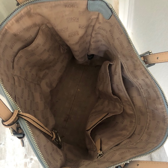 Michael Kors tote - Picture 2 of 3